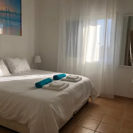 Limnaria Gardens - 1 Bedroom, Sunny With Stunning Pool Views Апартаменты *