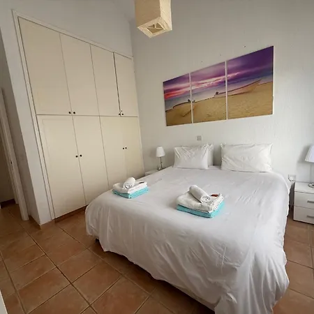 Limnaria Gardens - 1 Bedroom, Sunny With Stunning Pool Views Appartement