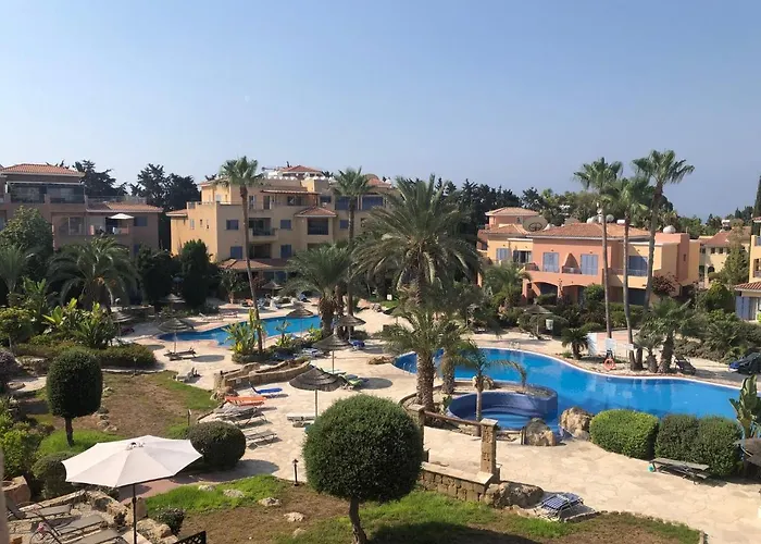 Limnaria Gardens - 1 Bedroom, Sunny With Stunning Pool Views 파포스