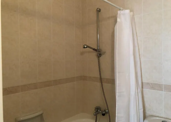 Limnaria Gardens - 1 Bedroom, Sunny With Stunning Pool Views Apartamento *