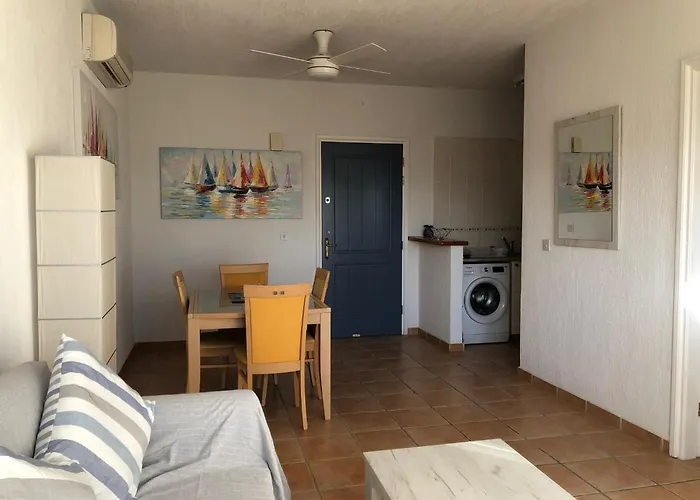 Limnaria Gardens - 1 Bedroom, Sunny With Stunning Pool Views Apartamento Paphos