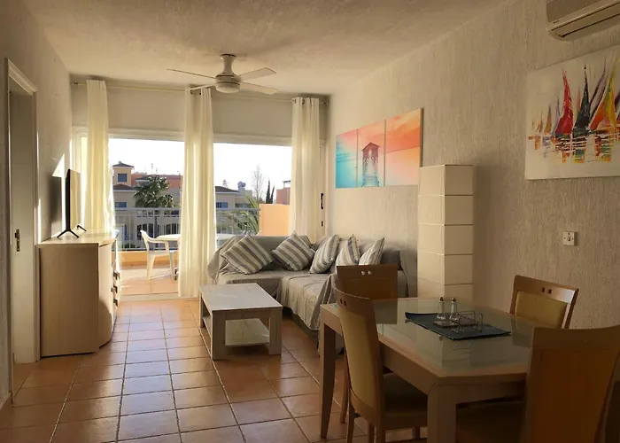 Apartmán Limnaria Gardens - 1 Bedroom, Sunny With Stunning Pool Views *