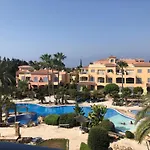 Limnaria Gardens - 1 Bedroom, Sunny With Stunning Pool Views Paphos