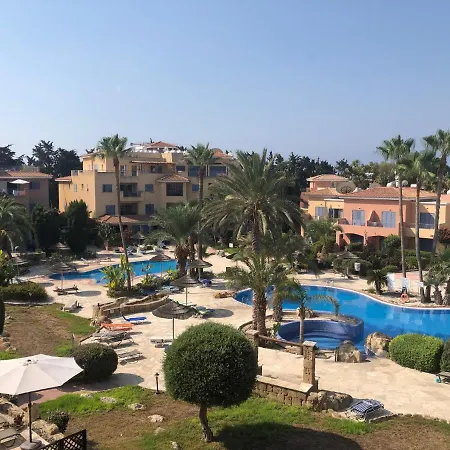 Limnaria Gardens - 1 Bedroom, Sunny With Stunning Pool Views Paphos